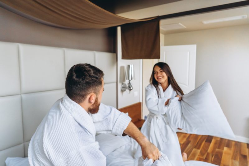 Aranjarea patului ca într-un hotel, zi de zi