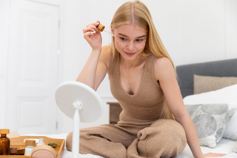 Cum să îți creezi o rutină holistică de frumusețe